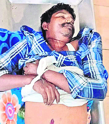 కల్వర్టును ఢీకొన్న ఇన్నోవా2