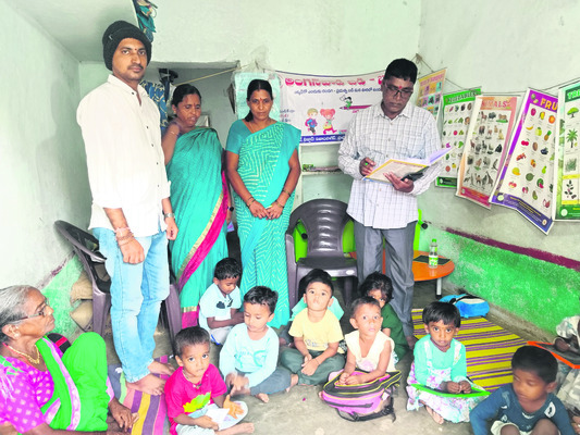 నస్రుల్లాబాద్లో గ్రామ సభ
2