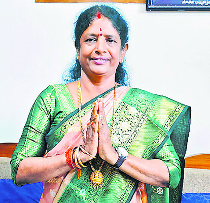 మహిళా విభాగం జోన్–2 వర్కింగ్ ప్రెసిడెంట్గా గీత 1