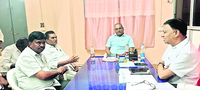 ఇతర జిల్లాల రైస్మిల్లర్లతో ధాన్యం కొనుగోళ్లు
1