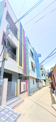 భక్తుల పాలిట భయంతులు! 1