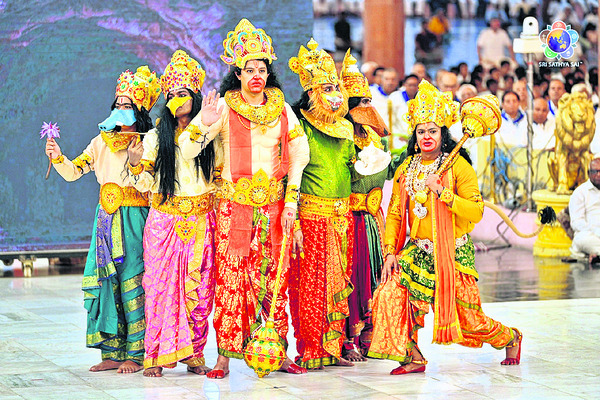 చెరువు కాలువకు అడ్డంగా మట్టి 1