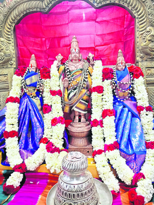 పవిత్రోత్సవాలు ప్రారంభం 
1