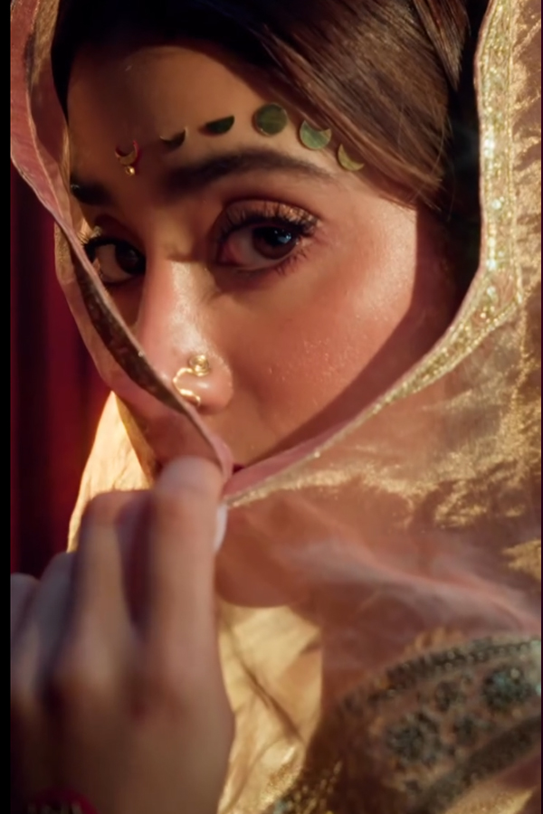 Actress Janhvi Kapoor looks In bride for Masaba Guptas New collection Photos3