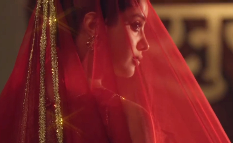 Actress Janhvi Kapoor looks In bride for Masaba Guptas New collection Photos6
