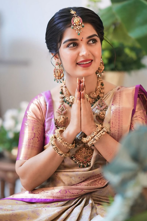 Bigg BOss Fame Priyanka Jain Participated In Varalakshmi Vratham pooja Photos2