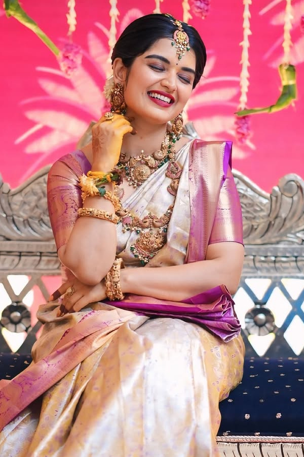 Bigg BOss Fame Priyanka Jain Participated In Varalakshmi Vratham pooja Photos11