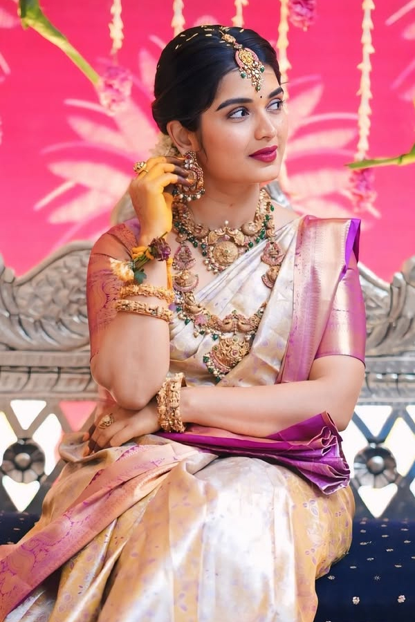 Bigg BOss Fame Priyanka Jain Participated In Varalakshmi Vratham pooja Photos13