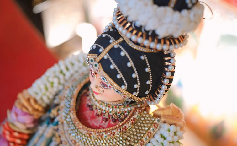 Bigg BOss Fame Priyanka Jain Participated In Varalakshmi Vratham pooja Photos15