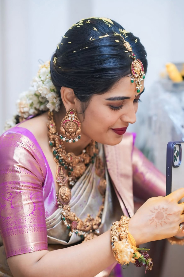 Bigg BOss Fame Priyanka Jain Participated In Varalakshmi Vratham pooja Photos19