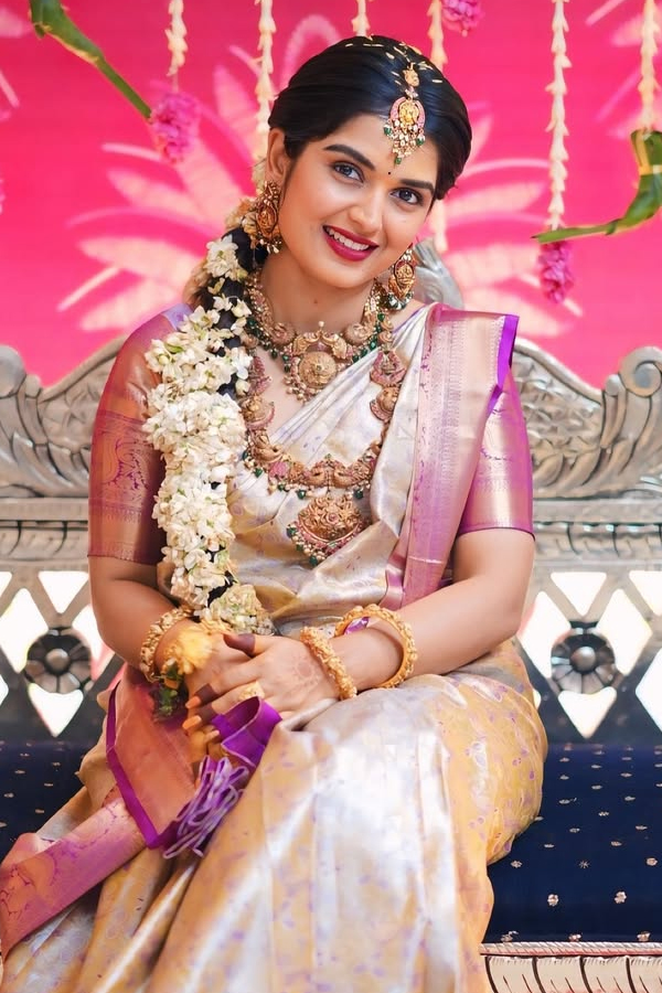 Bigg BOss Fame Priyanka Jain Participated In Varalakshmi Vratham pooja Photos20