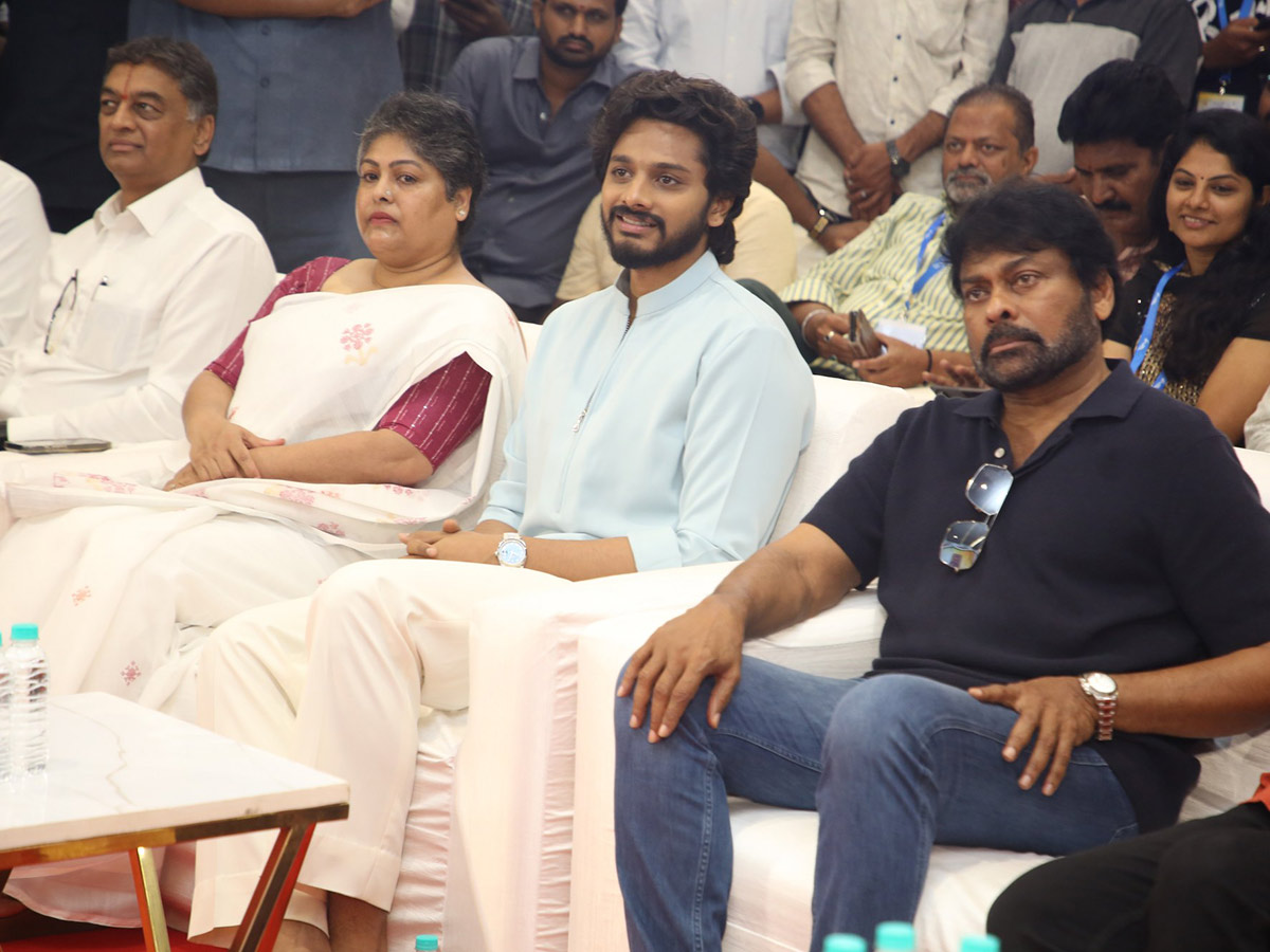 Chiranjeevi : Mega Blood Donation Drive Phoenix Foundation Photos5