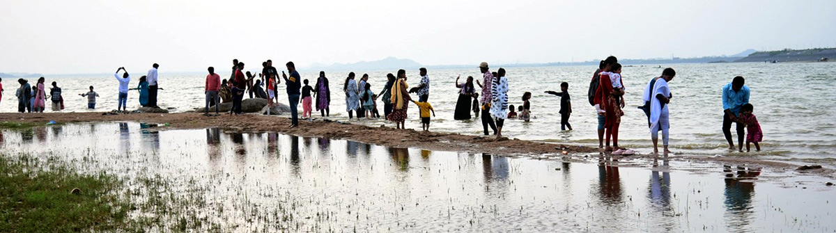 Tourists Flock to See Lower Manair Dam Photos4