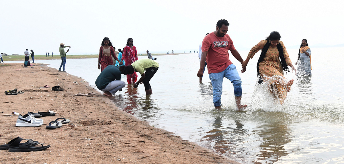 Tourists Flock to See Lower Manair Dam Photos5