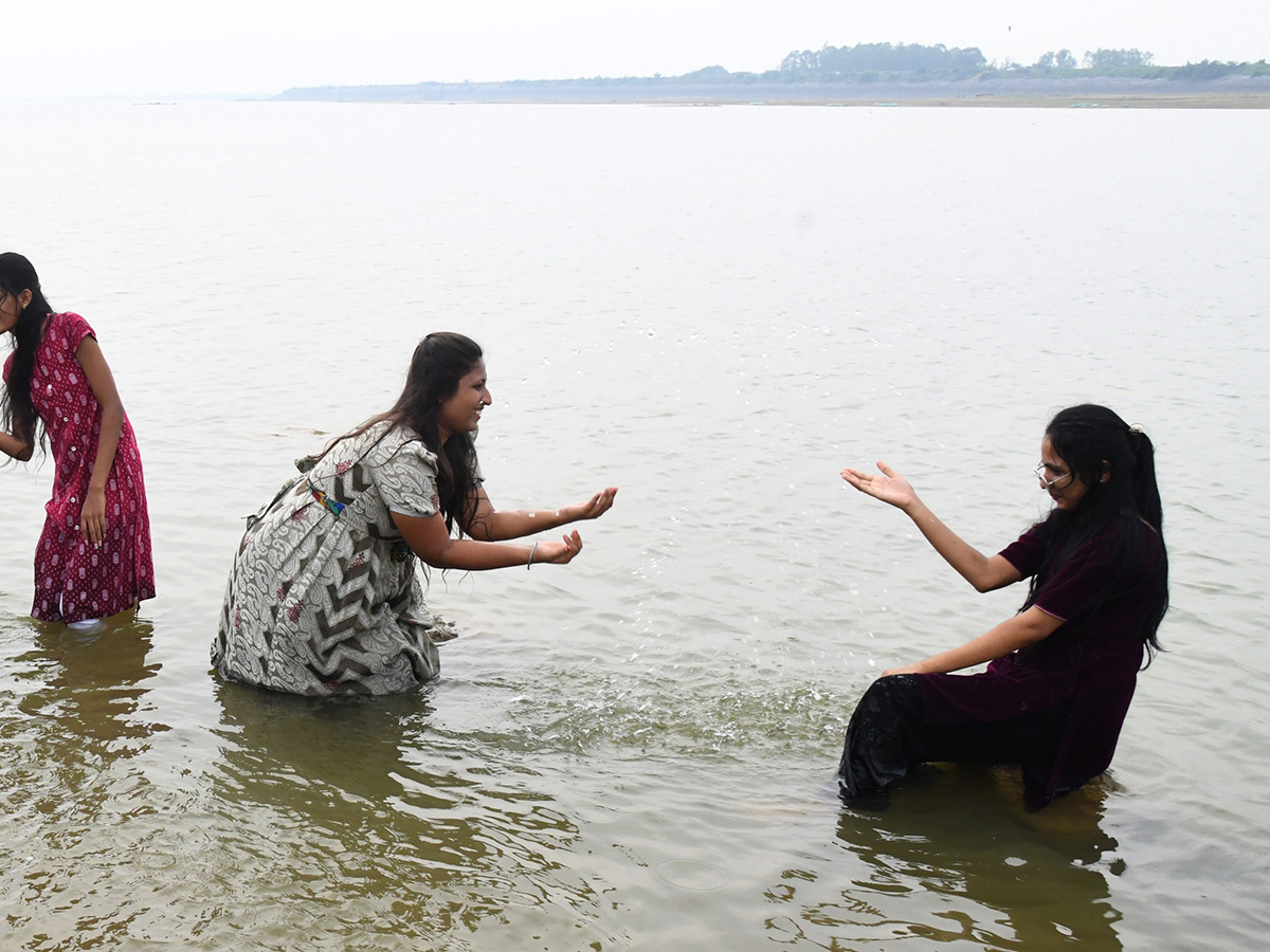 Tourists Flock to See Lower Manair Dam Photos7