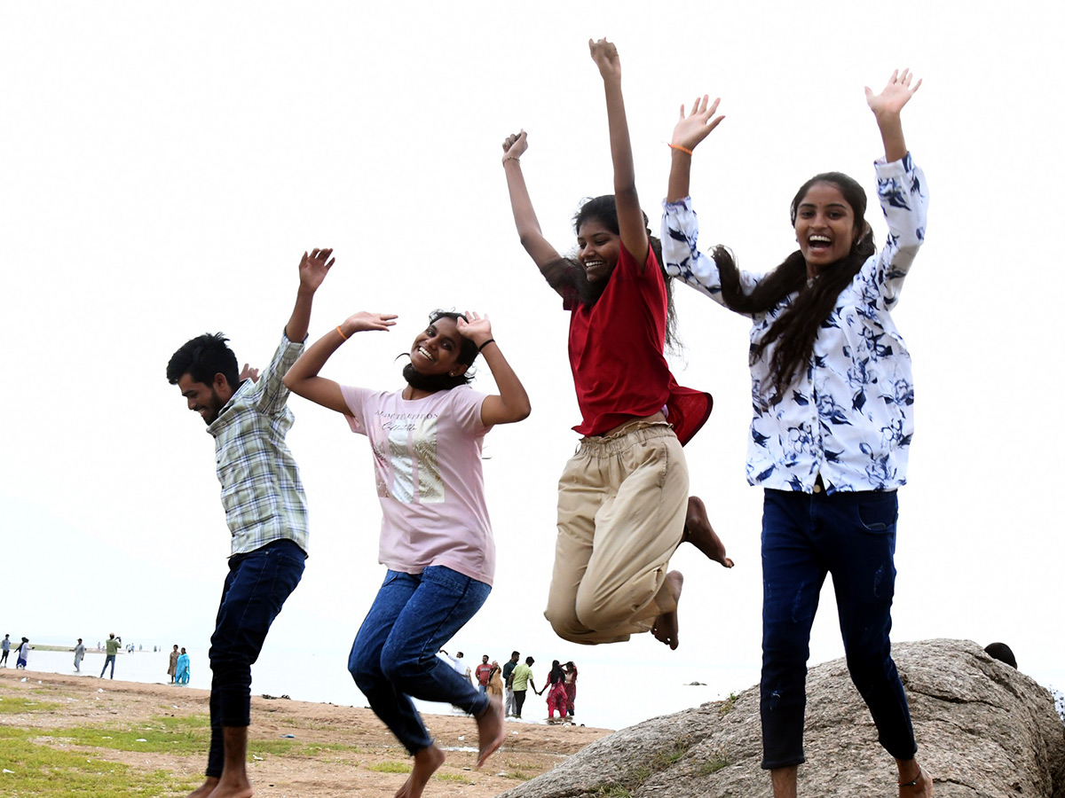 Tourists Flock to See Lower Manair Dam Photos9