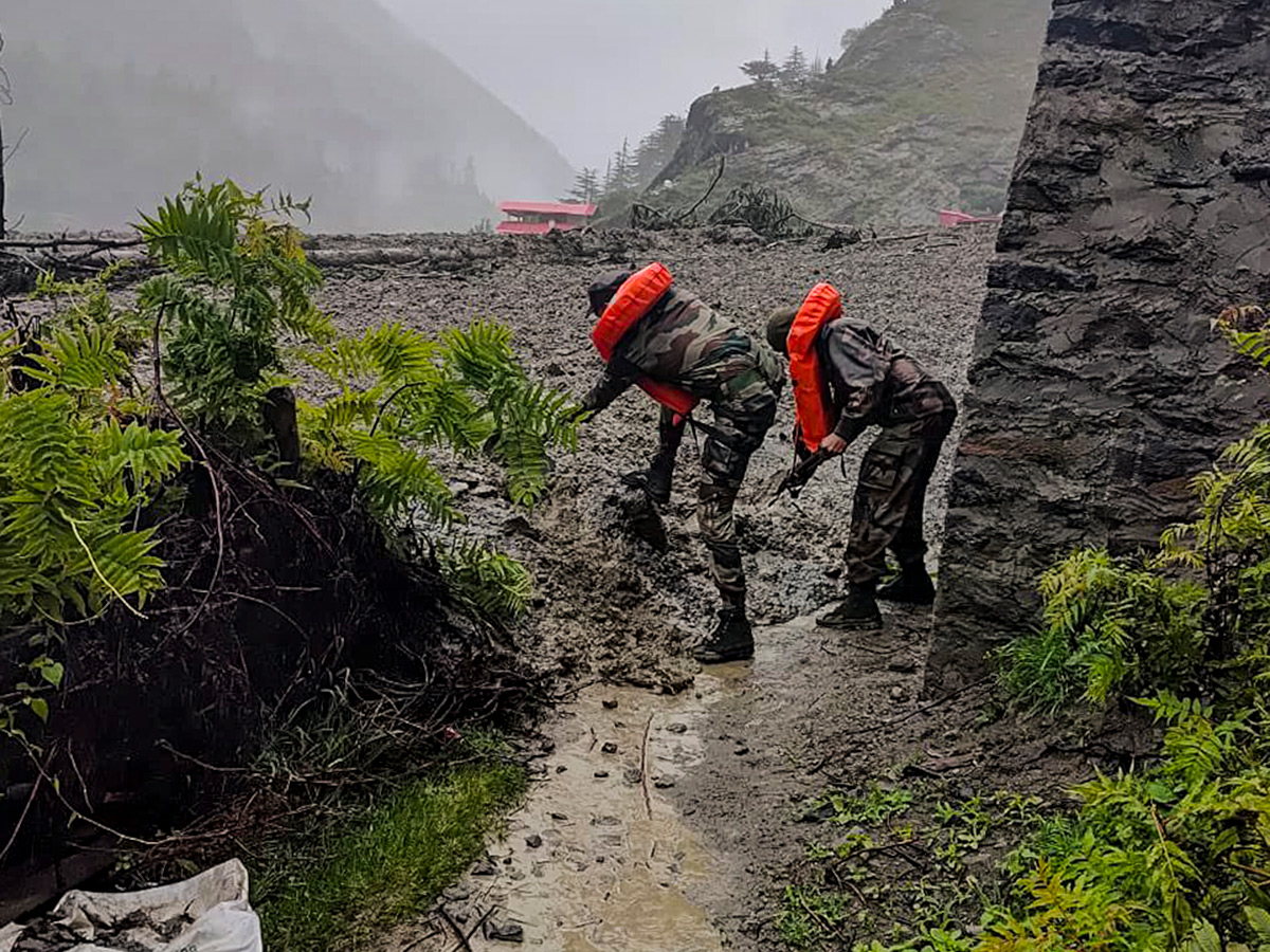 flash floods triggered by a cloudburst in Dharali of Uttarkashi10