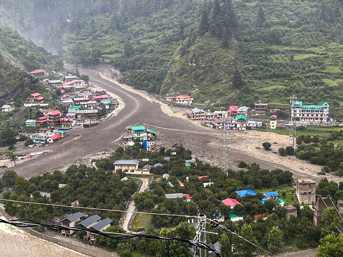 flash floods triggered by a cloudburst in Dharali of Uttarkashi13