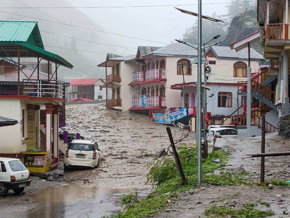 flash floods triggered by a cloudburst in Dharali of Uttarkashi14