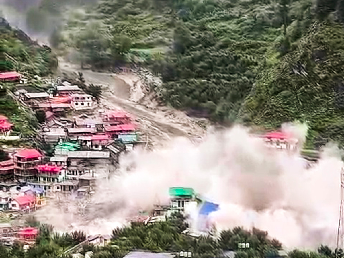 flash floods triggered by a cloudburst in Dharali of Uttarkashi16