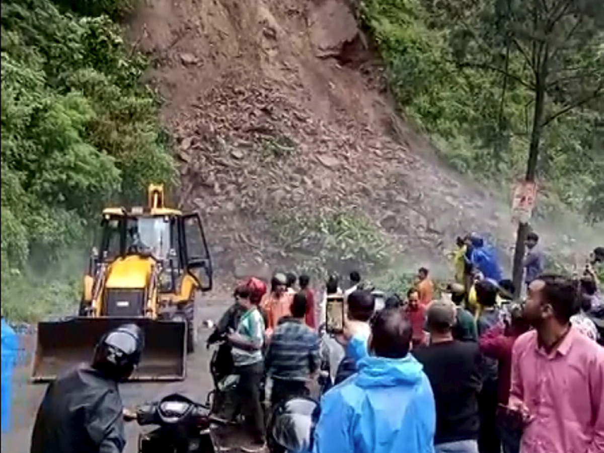 flash floods triggered by a cloudburst in Dharali of Uttarkashi17