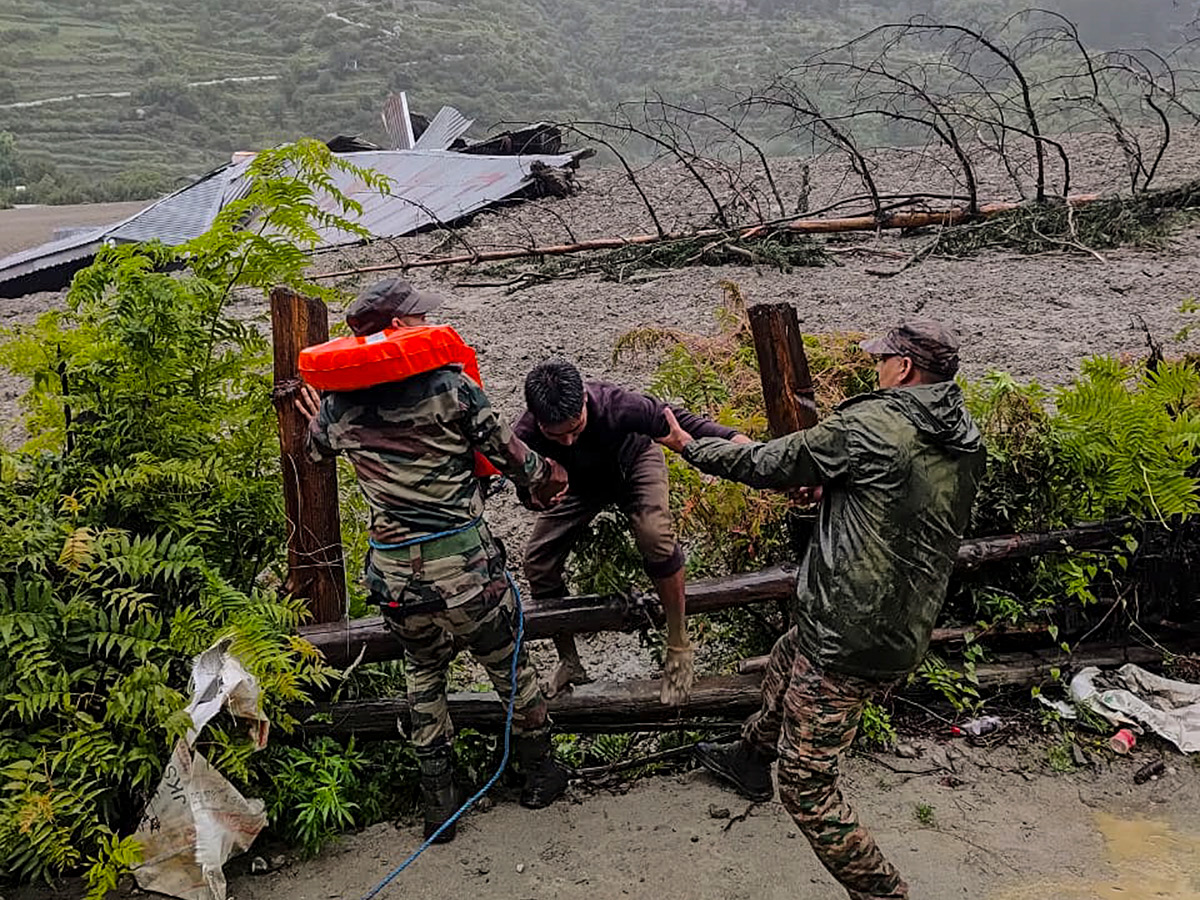 flash floods triggered by a cloudburst in Dharali of Uttarkashi4