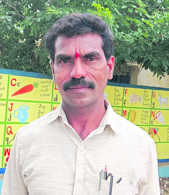 విద్య నేర్పుతూ.. కళను పంచుతూ..1