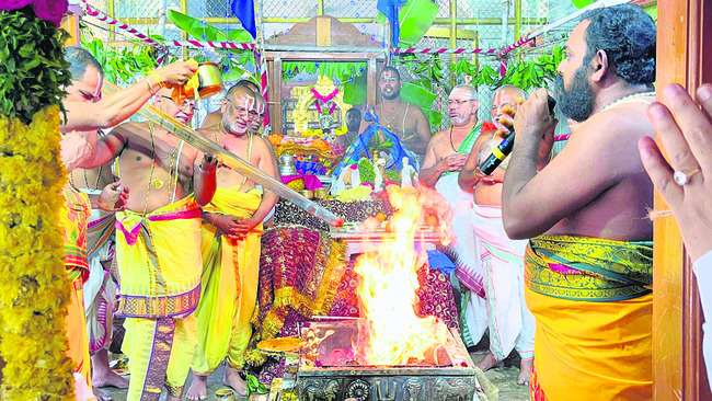 ముగిసిన పవిత్రోత్సవాలు1