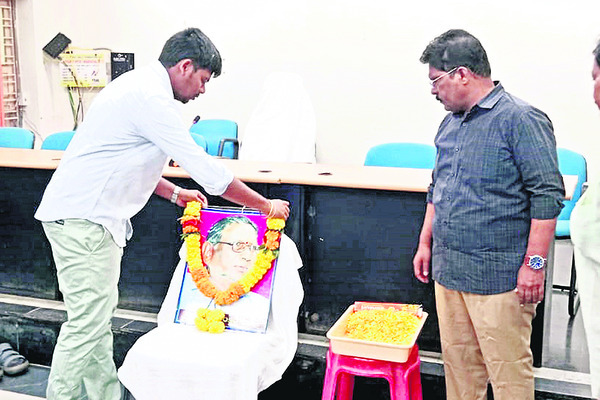 వైభవోపేతంగా పవిత్రార్పణ1