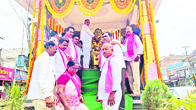 జీవితాన్ని అంకితం చేసిన మహనీయుడు1