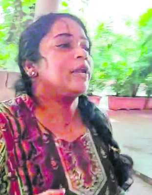 భార్యాభర్తలపై కత్తితో దాడి 1