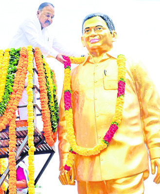స్వరాష్ట్ర సాధనకు పోరాడిన జయశంకర్1