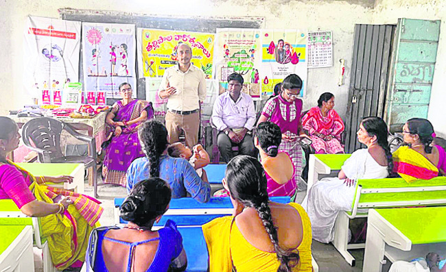 వరదకాలువకు   నీరు విడుదల చేయండి2