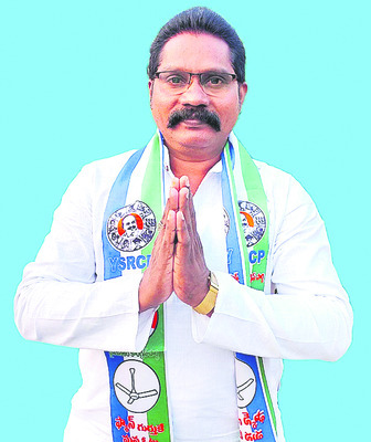 వైఎస్సార్‌ సీపీ యువజన విభాగం జోన్‌–2 అధ్యక్షుడిగా కారుమ3