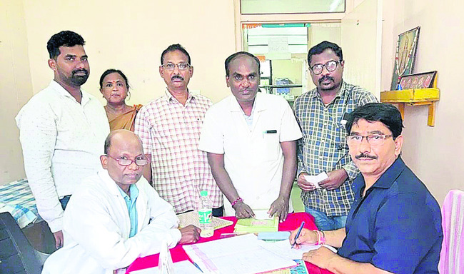 పేదల ఇళ్లు తొలగించొద్దు2