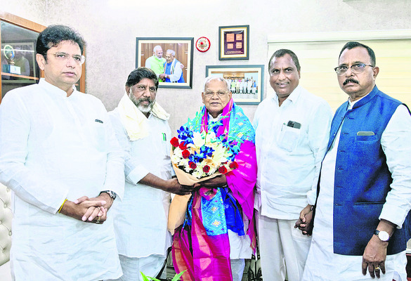 పారిశ్రామిక పార్క్‌లకు చేయూత ఇవ్వండి
2