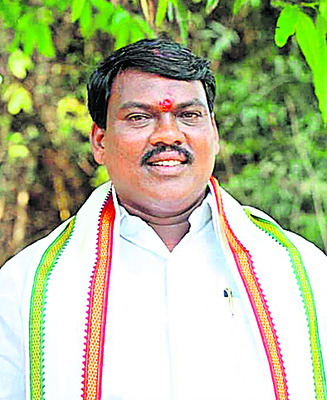 ఈఓ కార్యాలయంపై పట్టింపేది?1