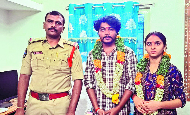 గుర్తు తెలియని వాహనం ఢీకొని వ్యక్తి మృతి 1