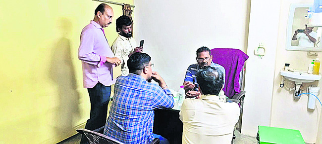 ఫార్మసిస్టు వైద్యుడి అవతారం 1