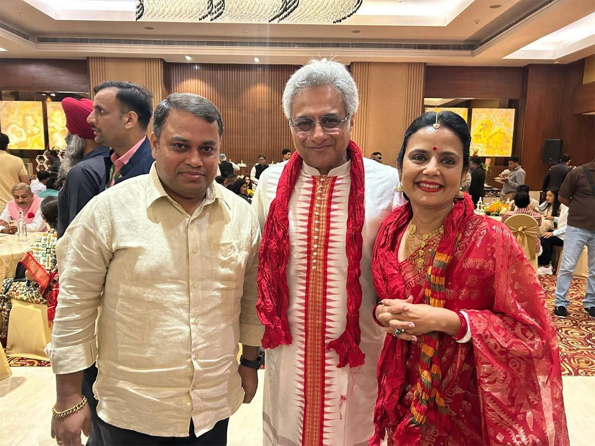 Mahua Moitra Pinaki Misra Host Wedding Reception Photos11