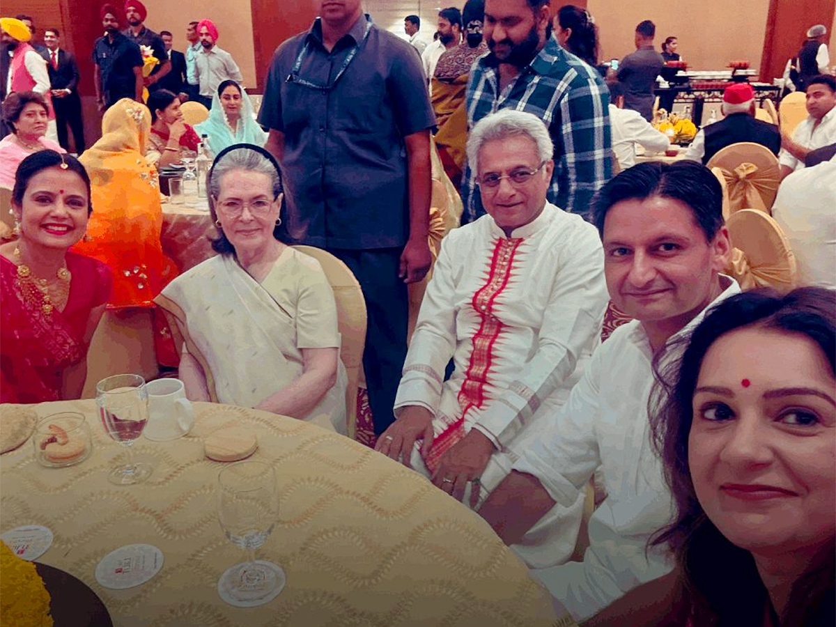 Mahua Moitra Pinaki Misra Host Wedding Reception Photos5