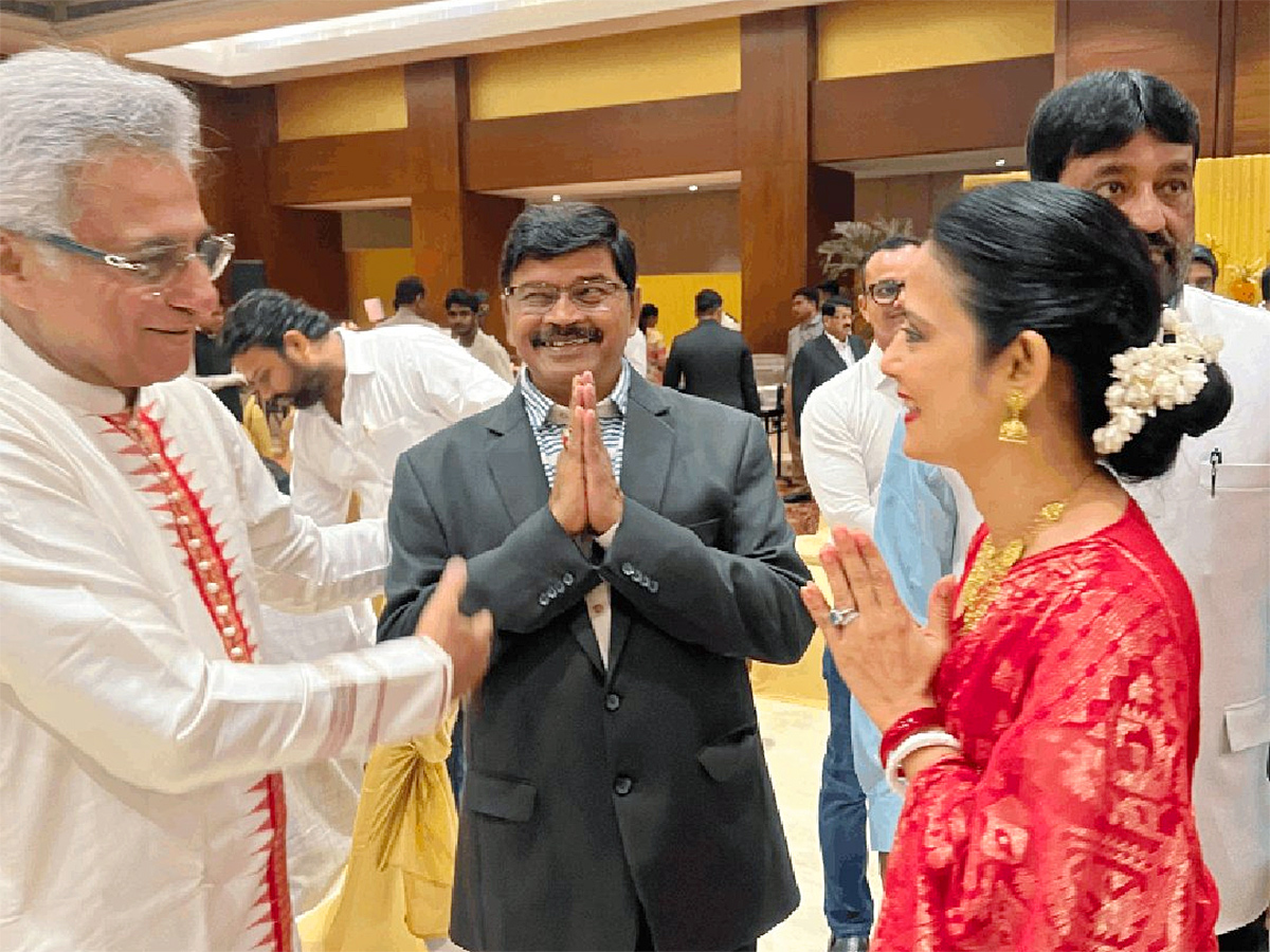 Mahua Moitra Pinaki Misra Host Wedding Reception Photos7