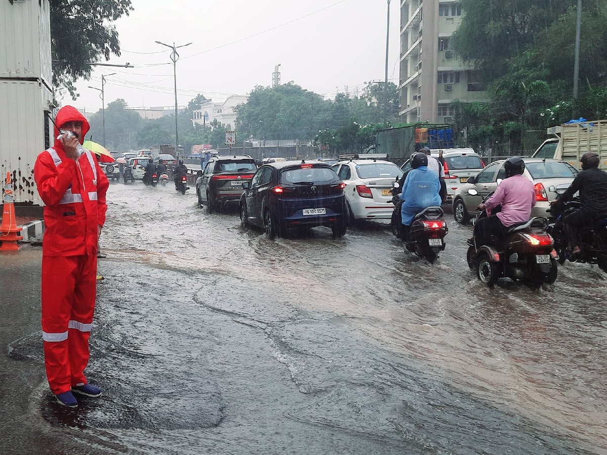 heavy rainfall in hyderabad telangana photos3