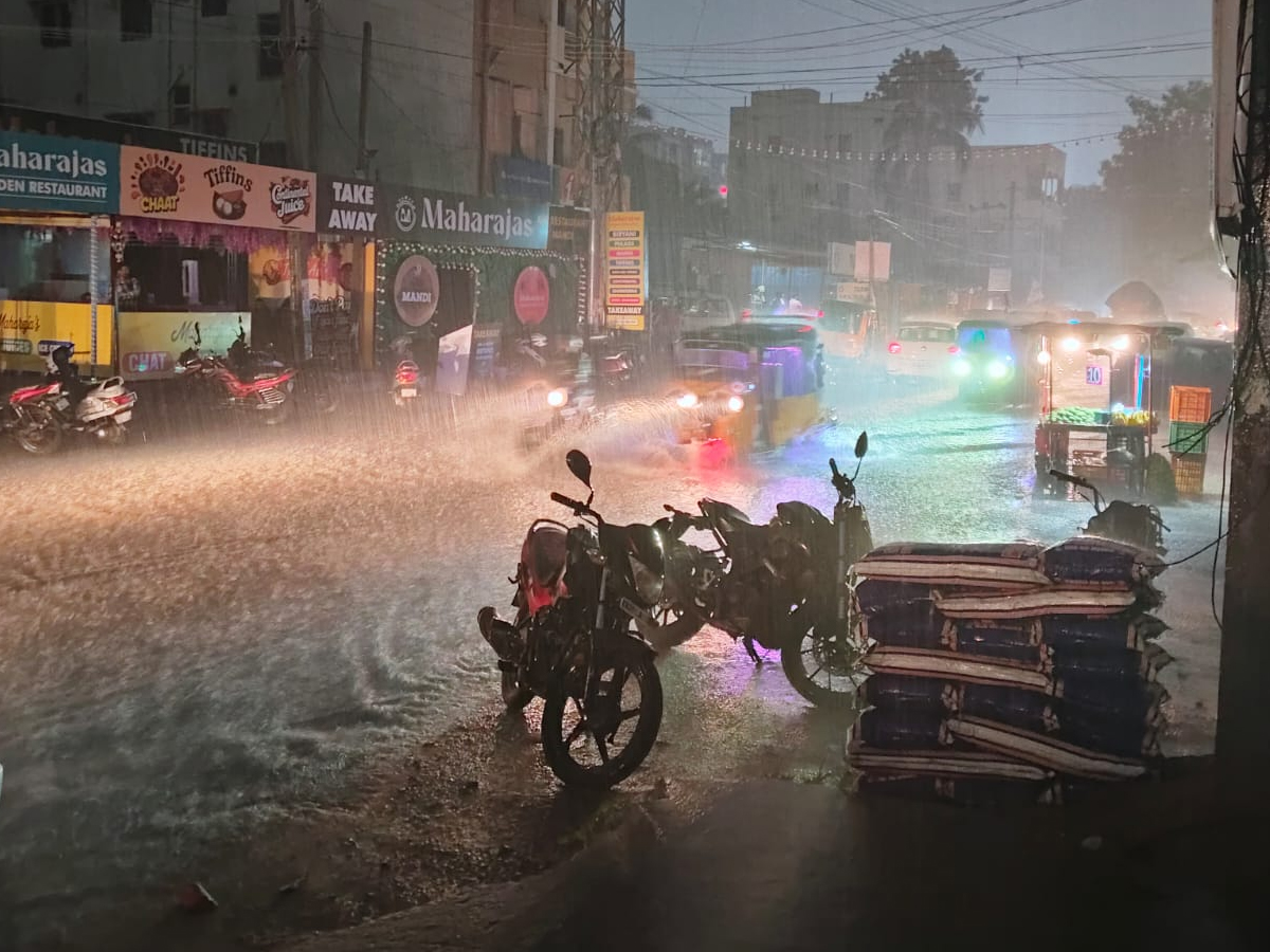 heavy rainfall in hyderabad telangana photos7