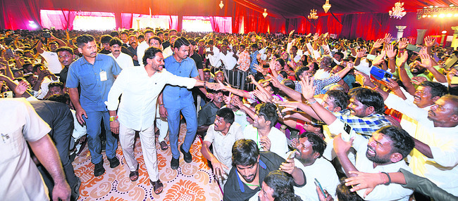 బుగ్గన రాజేంద్రనాథరెడ్డి కుమారుడి  వివాహ రిసెప్షన్‌కు హ1