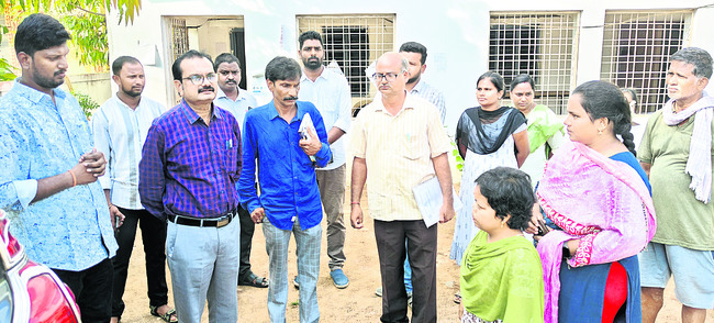 గాయత్రీమాతకు  పసుపు కొమ్ములతో అలంకరణ 1