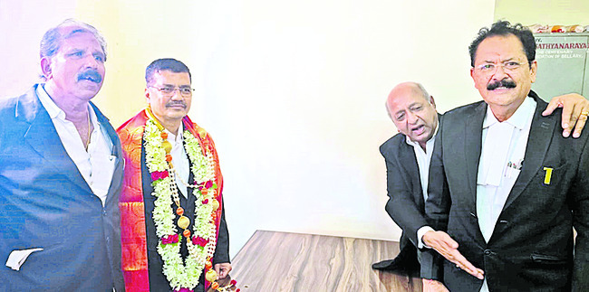నిండుకుండలా పెద్ద చెరువు  2