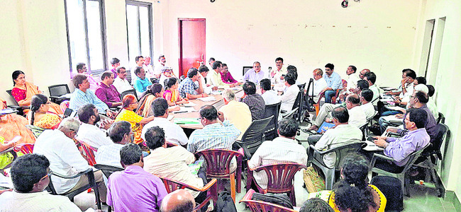 బీసీలపై కపట ప్రేమ1