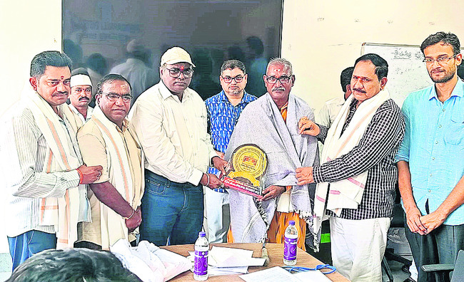 విద్యార్థులకు రోబోటిక్స్‌ శిక్షణ1