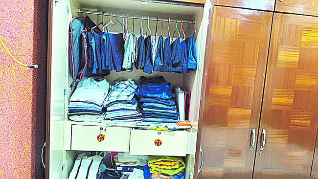 హైదర్షాకోట్‌లో భారీ చోరీ 
1